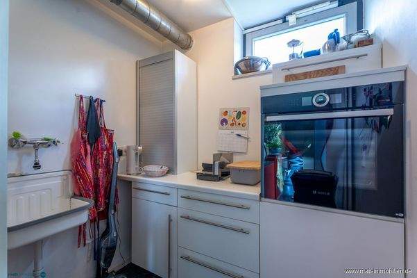 Hauswirtschaftsraum hinter der Küche