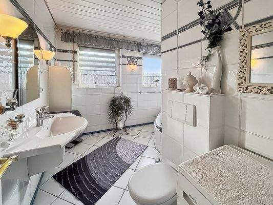 Badezimmer Ansicht 1 