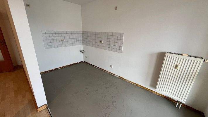 Küche ( neuer Fußboden wird noch verlegt )