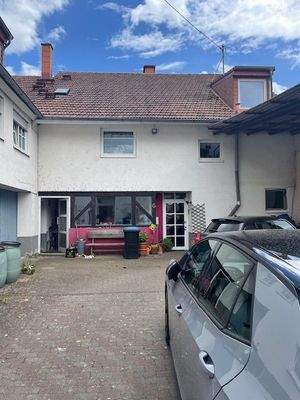 Hofeinfahrt Haupthaus.jpg