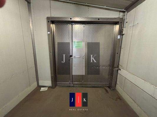 Halle Innenansicht 4