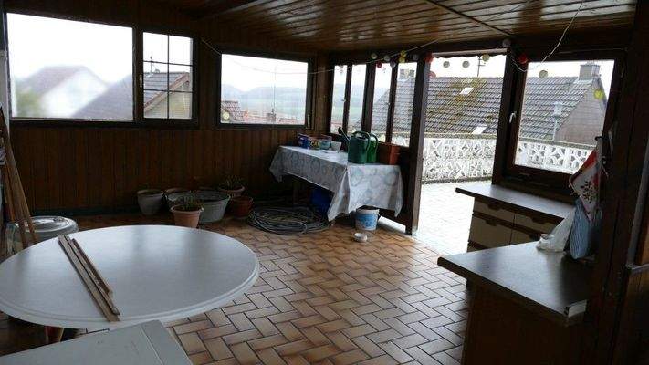 überdachte Terrasse im Untergeschoss