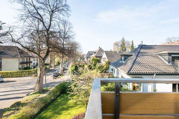 Strassenansicht vom Balkon aus