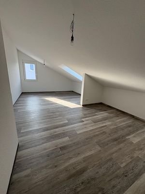 Schlafzimmer DG r.3.jpg