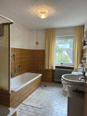 Hauptwohnung: Tageslichtbad