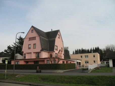 Haus Gesamt Anwesen.jpg