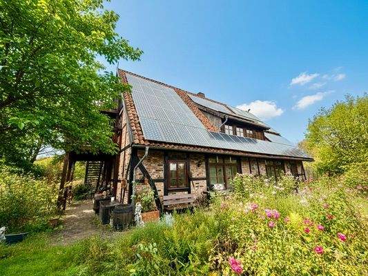 Haus Seitenansicht Blütenzeit