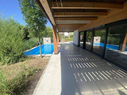 Terrasse/Pool Ostansicht