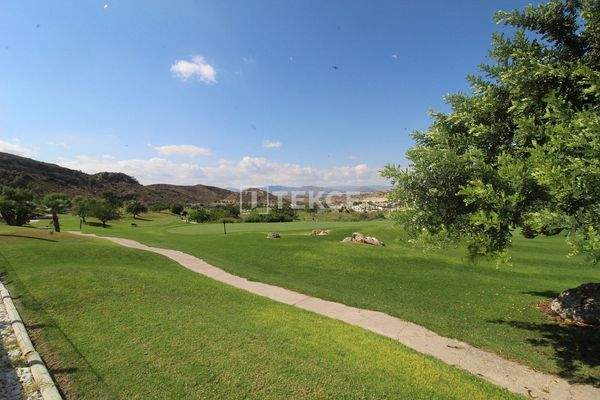 Golf View Apartments Near the Sea and City in Alicante