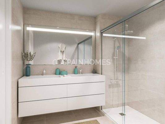 Luxurious Real Estate Close to the Sea in Torre del Mar