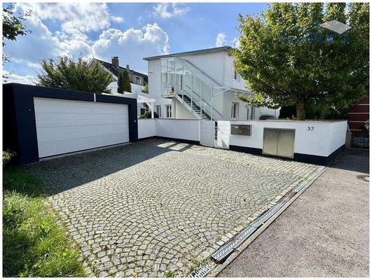 Edles Anwesen / Zweifamilienhaus