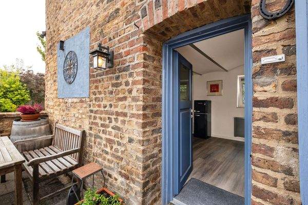 Zugang zur Alten Schmiede