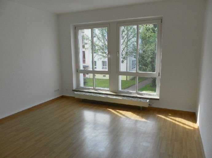 +++ HELLE WOHNUNG MIT BALKON AUF EINER RUHIGEN NEBENSTRASSE +++