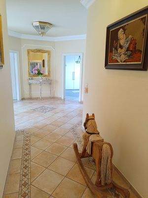 Neuhaus am Inn LZ Flur 1.jpg