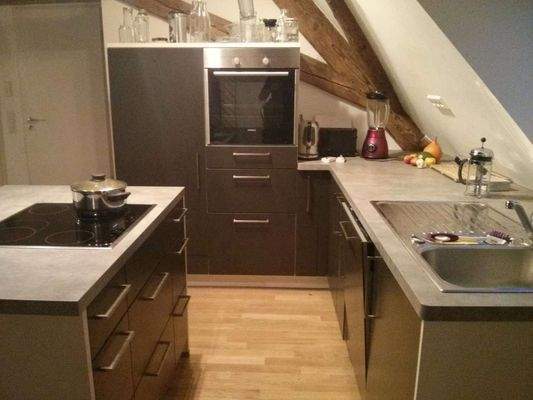 moderne Einbauküche inklusive