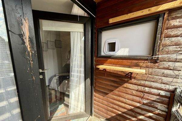 Flur 2: DHH links, Loggia