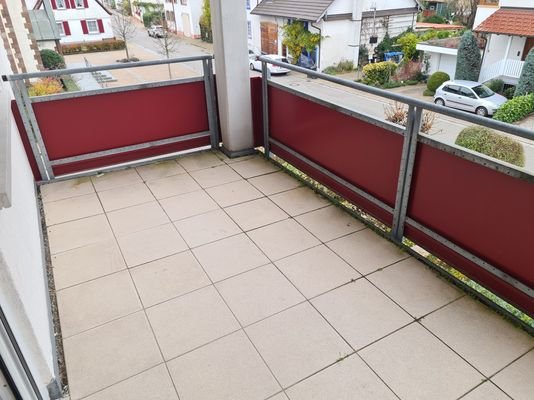 großer Balkon am Wohnzimmer Bild 1