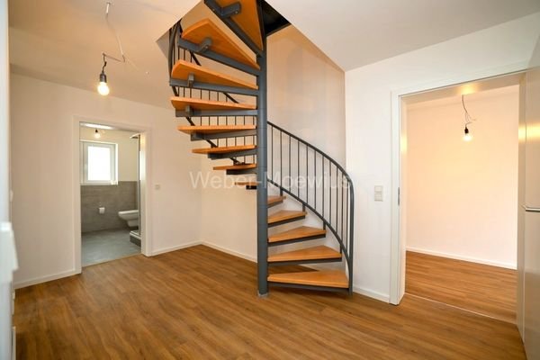 3379 OG Treppe zum DG
