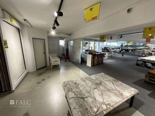 Kassenbereich mit Büro