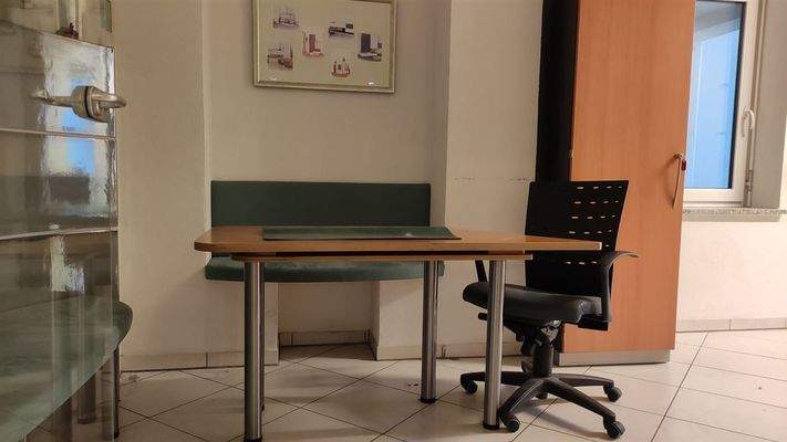 Büro EG