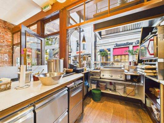 CAM05560G0-PR0026-STILL022