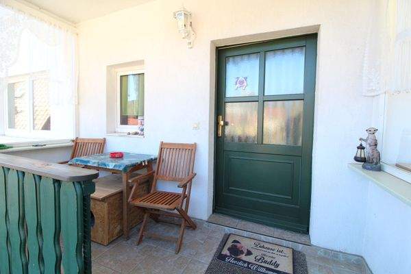 Hauseingang mit Terrasse