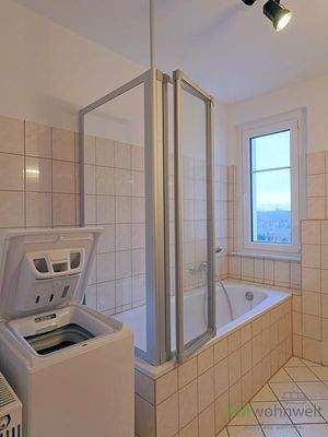 Waschmaschine im Bad