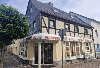 Hausansicht Wohn- und Geschäftshaus