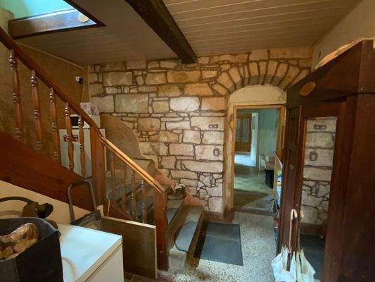 Wohnhaus Treppenaufgang vom EG