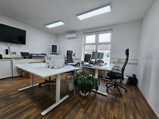 3 Arbeitsräume + Nebenflächen