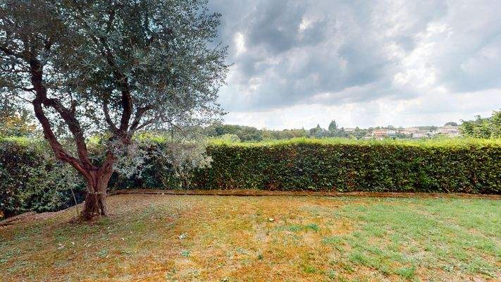 NA-072-9-Appartamento-arredato-con-corte-esclusiva