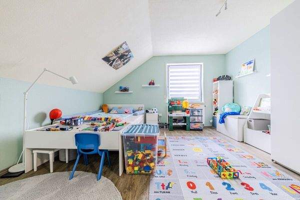 Schlafzimmer / Kinderzimmer 