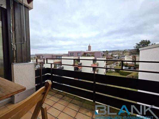 Balkon erreichbar von Küche und Schlafzimmer