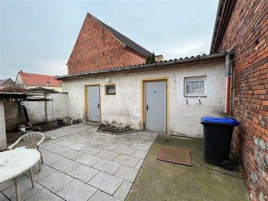 Hinterhof mit Schuppen