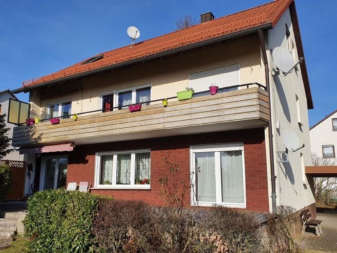 Provisionsfrei!!***Schönes Mehrfamilienhaus mit Garagen mit TOP-Verkehrsanbindung