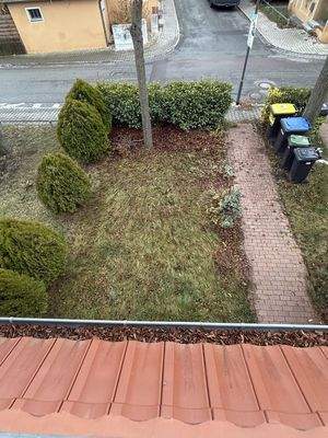 Blick vom OG zum Vorgarten