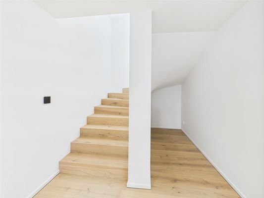 KG Massivholztreppe