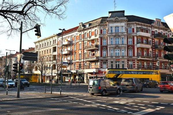 Einkaufsstraße Kaisereiche/Rheinstr.