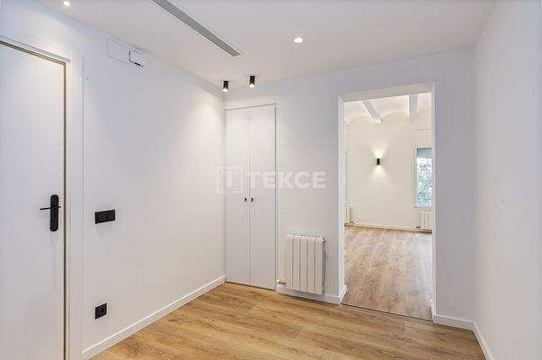 Modern Apartment Close to Avenida Diagonal in Les Corts