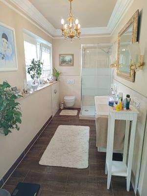 Neuhaus am Inn LZ Bad EG 1.jpg