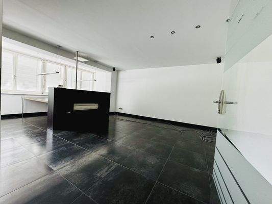 Büro 2 mit Blick Festung Ansicht 1