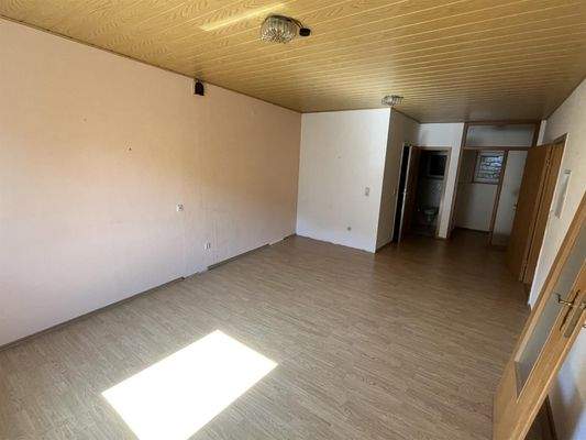 Gästebereich mit Küchenanschlüssen u. Bad 1. OG