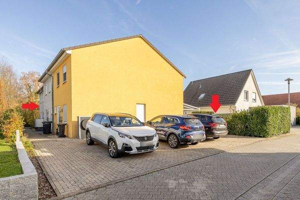 Ansicht mit Stellplätzen