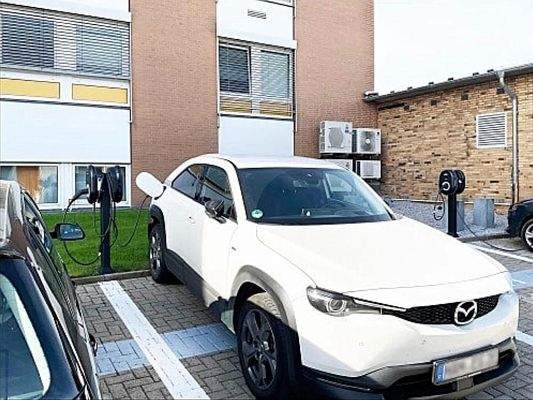 4 Ladestationen E-Mobilität