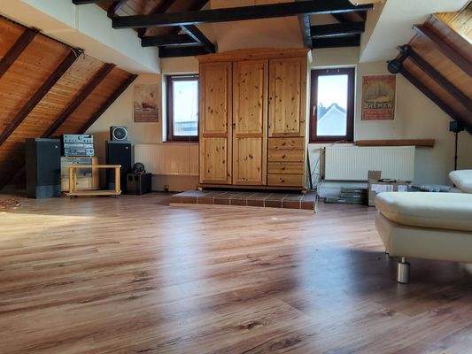 DG Zimmer ca 24 m².jpg