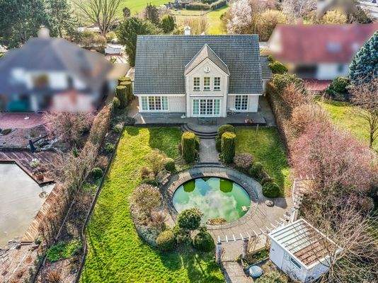 parkähnliches Grundstück