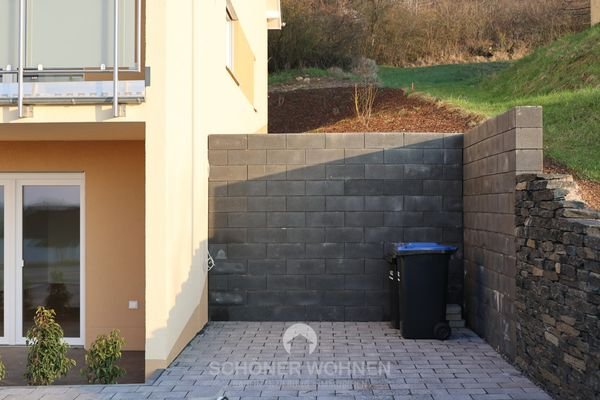 Abstellfläche für Mülltonnen 