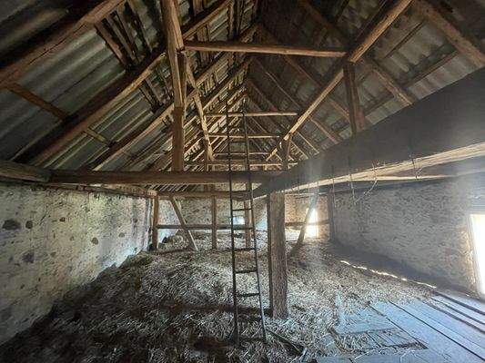 Scheune innen Lagerbereich