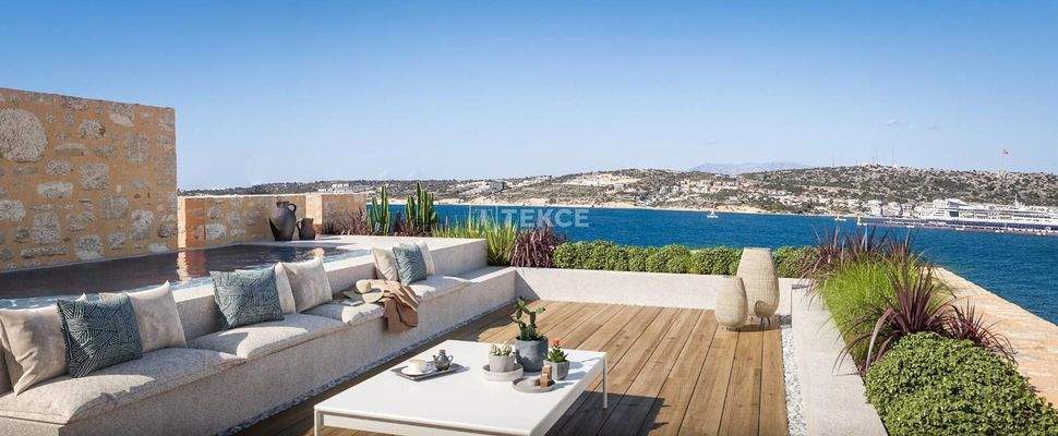 Detached Beachfront Villas with Swimming Pool in İzmir Çeşme