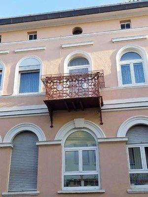 ...........französischem Balkon.